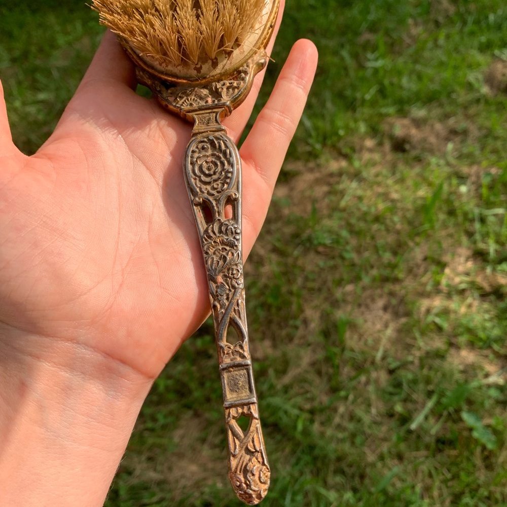 Vintage Floral Hairbrush - Picture 5 of 6